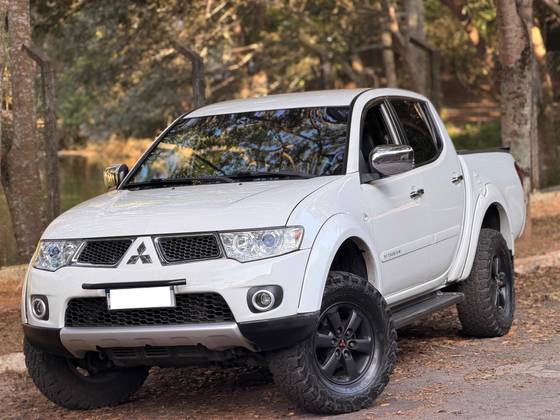 MITSUBISHI L200 TRITON 3.5 HPE 4X4 CD V6 24V FLEX 4P AUTOMÁTICO